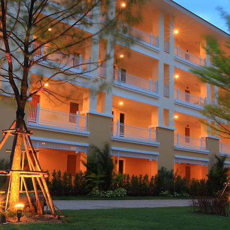 The One Residence Hotel Bangkok Dış mekan fotoğraf