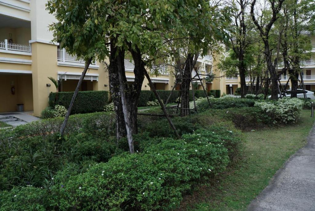 The One Residence Hotel Bangkok Dış mekan fotoğraf