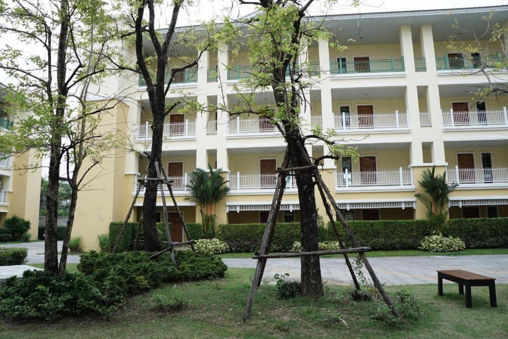The One Residence Hotel Bangkok Dış mekan fotoğraf