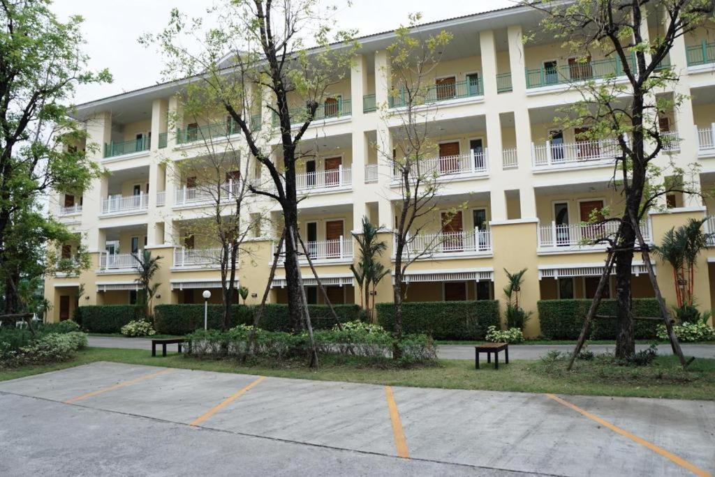 The One Residence Hotel Bangkok Dış mekan fotoğraf
